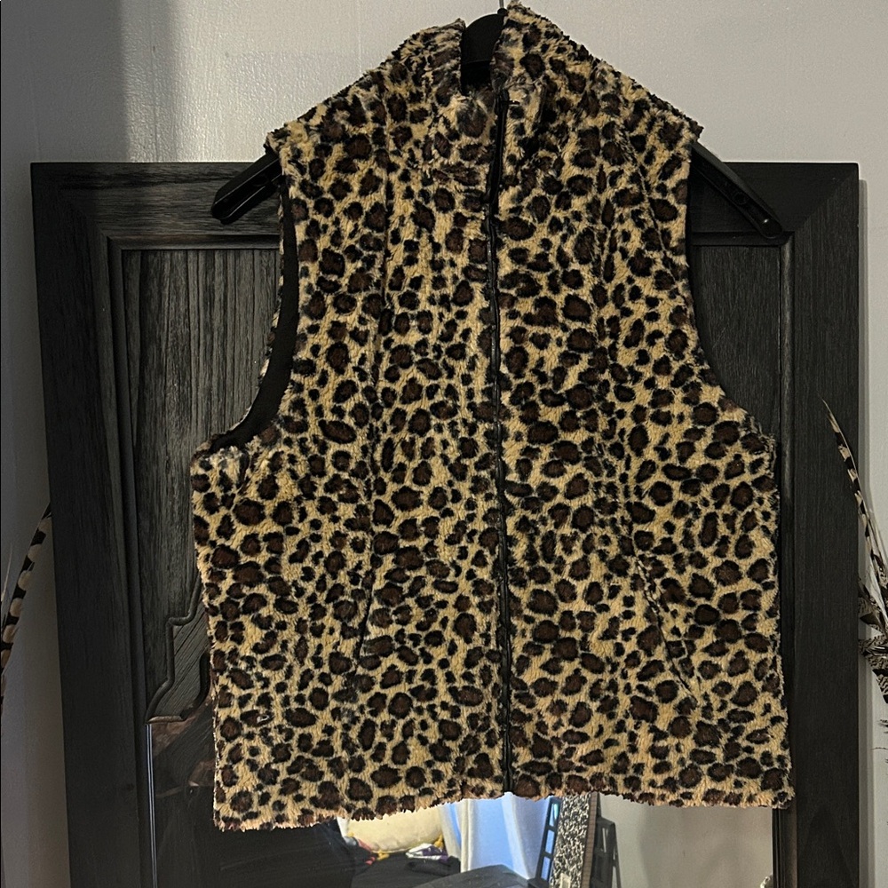 Cejon Animal Print Fleece Vest